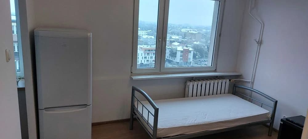 Przytulna kawalerka 26m w Piotrkowie przy Dzielnej 9 w bloku — zdjęcie 5
