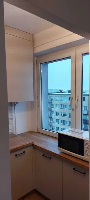 Przytulna kawalerka 26m w Piotrkowie przy Dzielnej 9 w bloku — zdjęcie 2